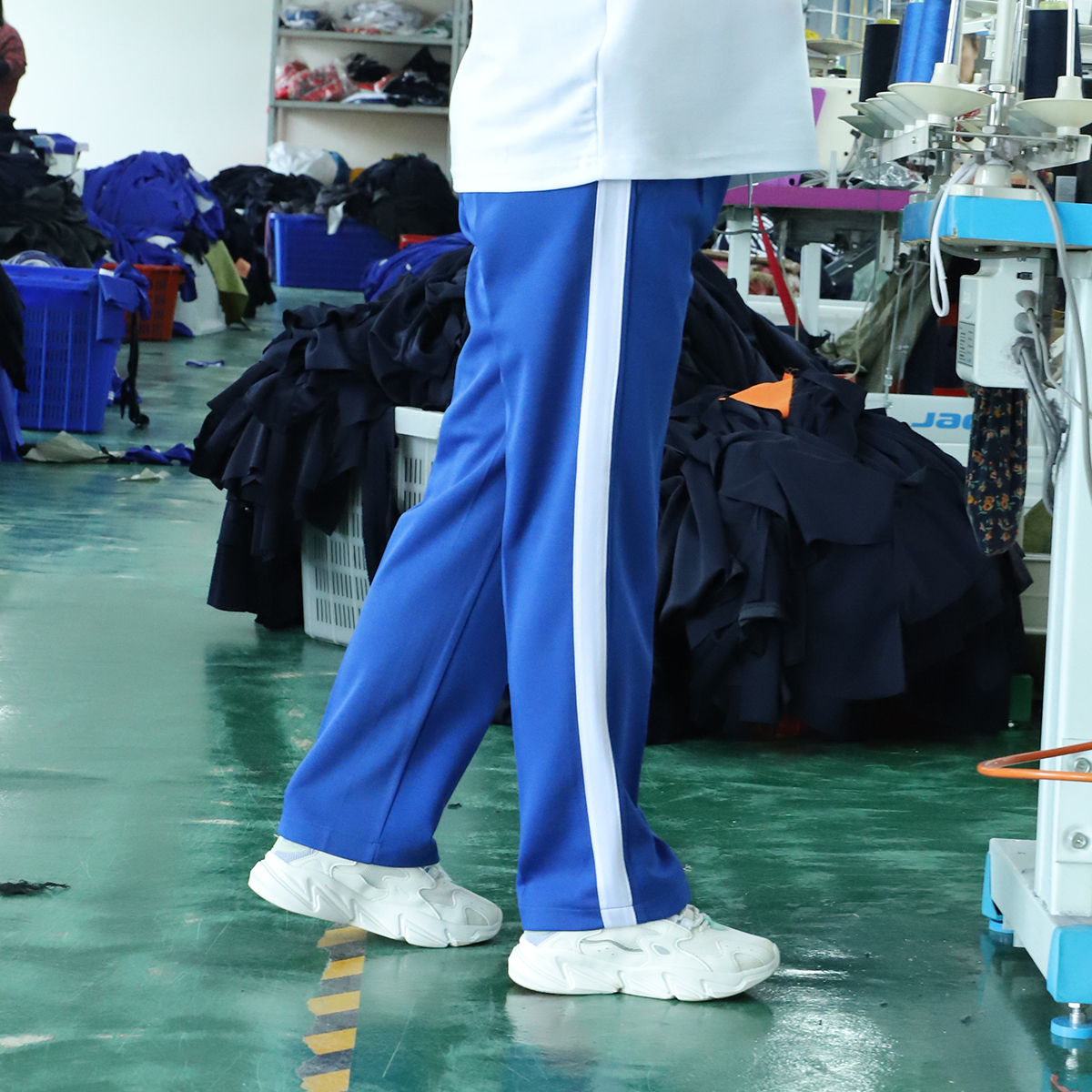 宝蓝色南韩丝中小学生校服裤子双白初高中直筒3厘米宽白条运动裤