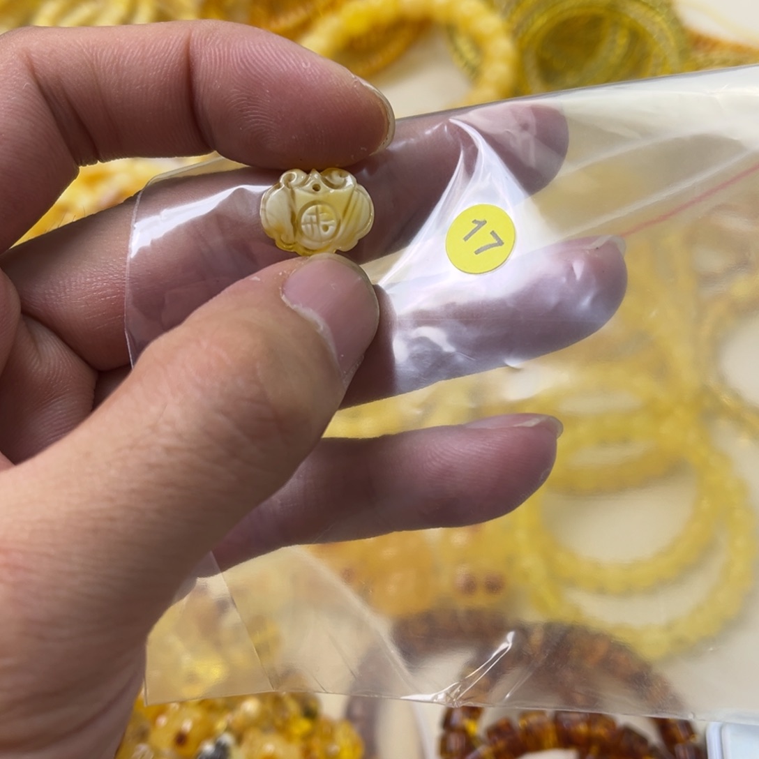 琥珀未镶嵌珠宝奇石