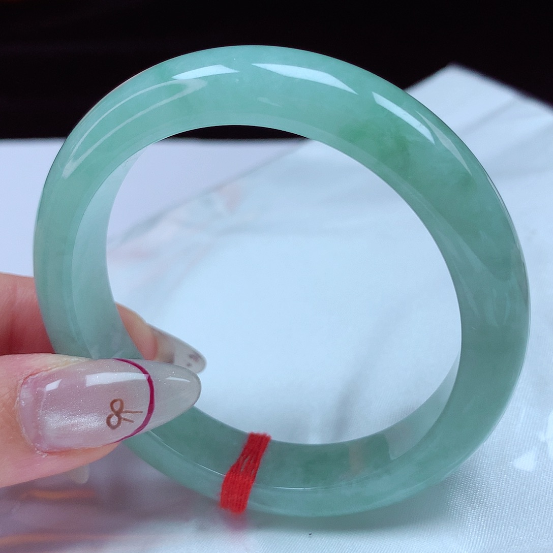 翡翠手镯未镶嵌53圈