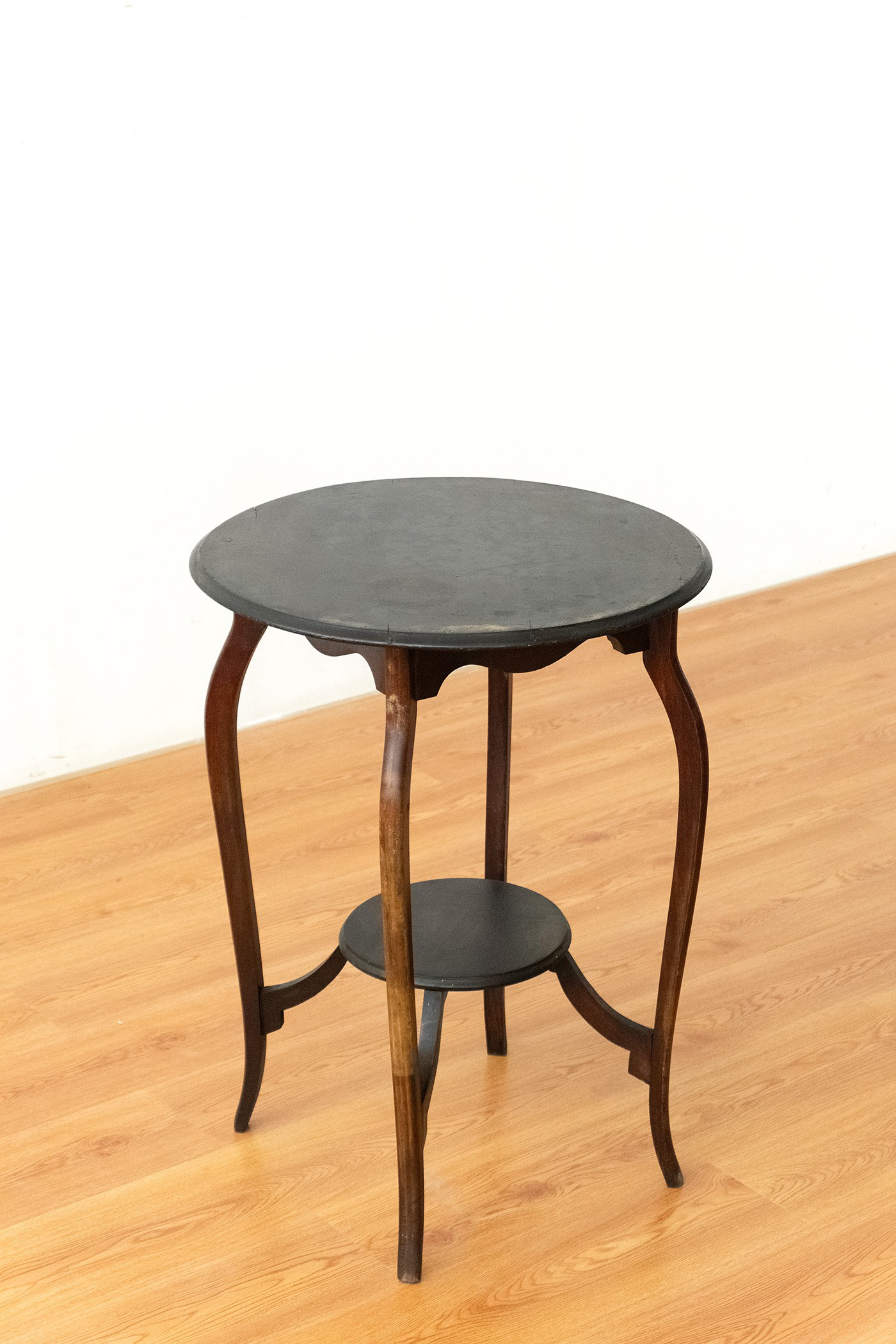 1900到1930年代英国古董茶几、咖啡桌，好品相。直径53高71.5cm