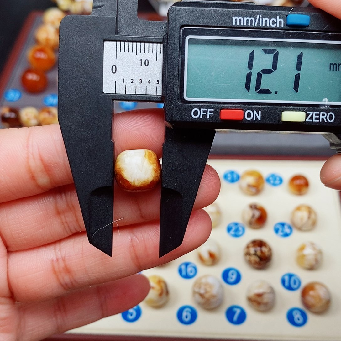 未镶嵌蜜蜡裸石蜜蜡