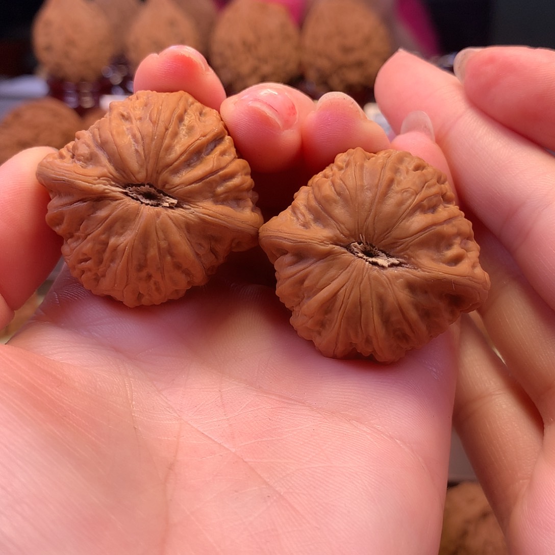 文玩核桃吊坠铁锤38