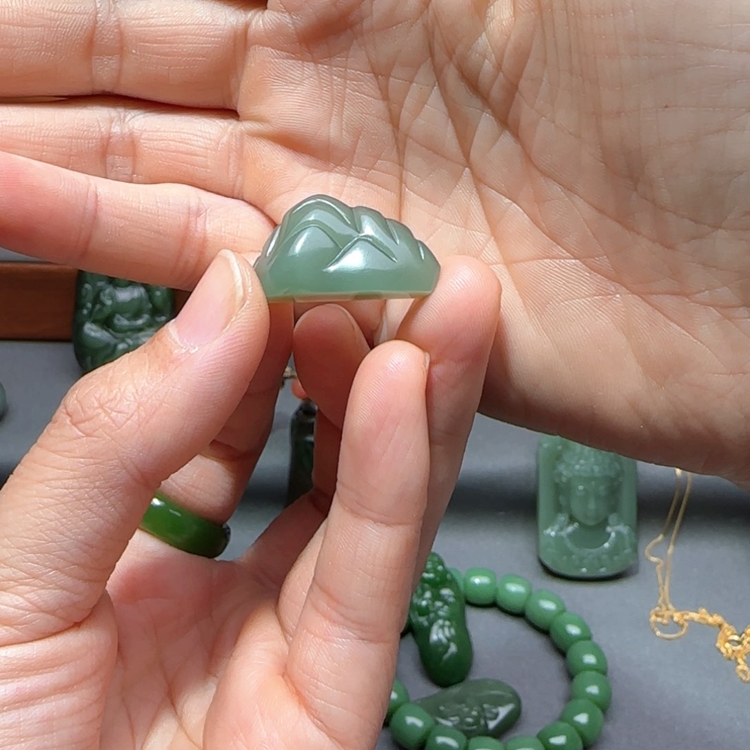 未镶嵌和田玉挂件