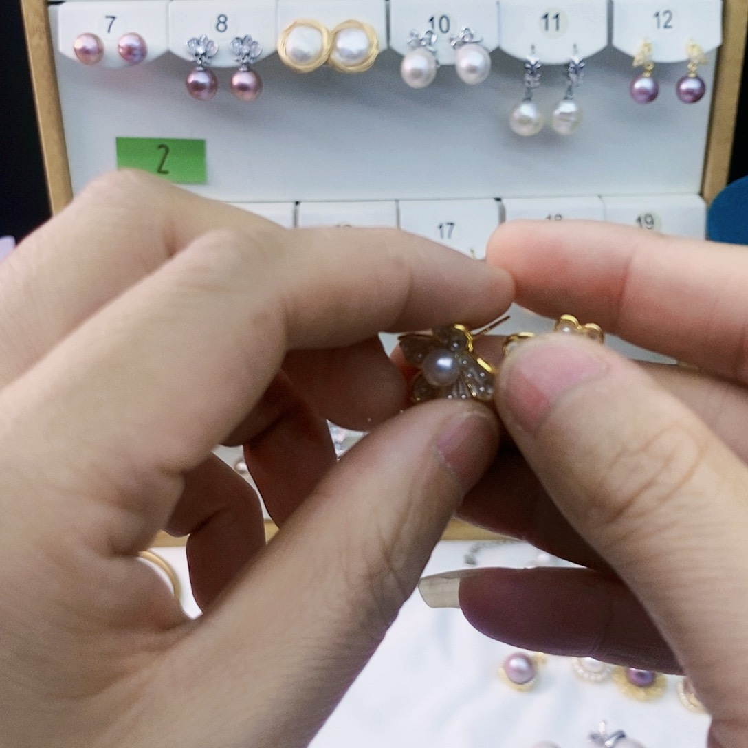 淡水珍珠耳饰未镶嵌