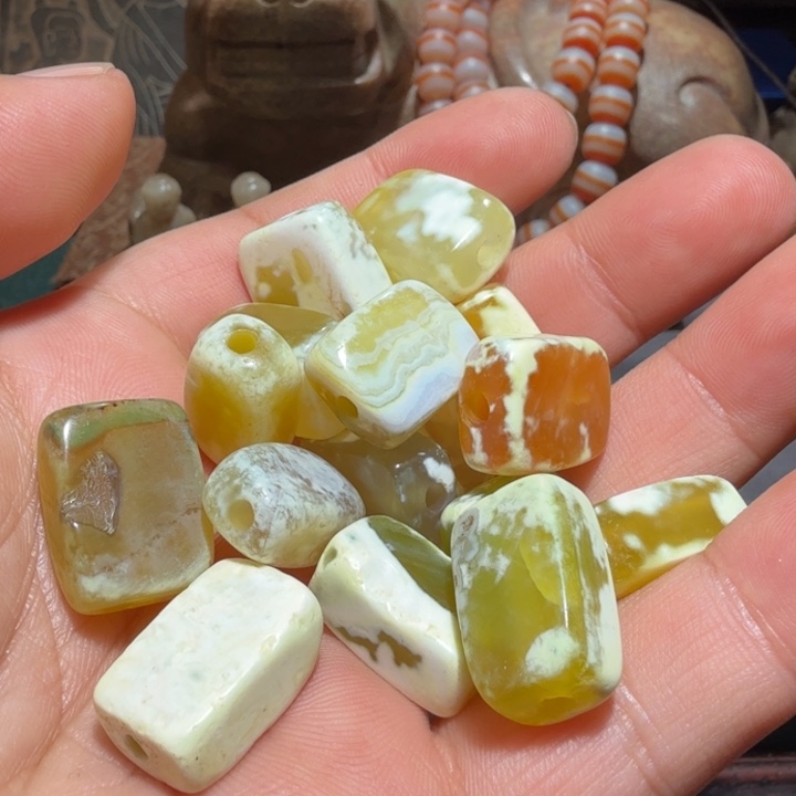 大***渊和田玉（糖玉）未镶嵌颈饰