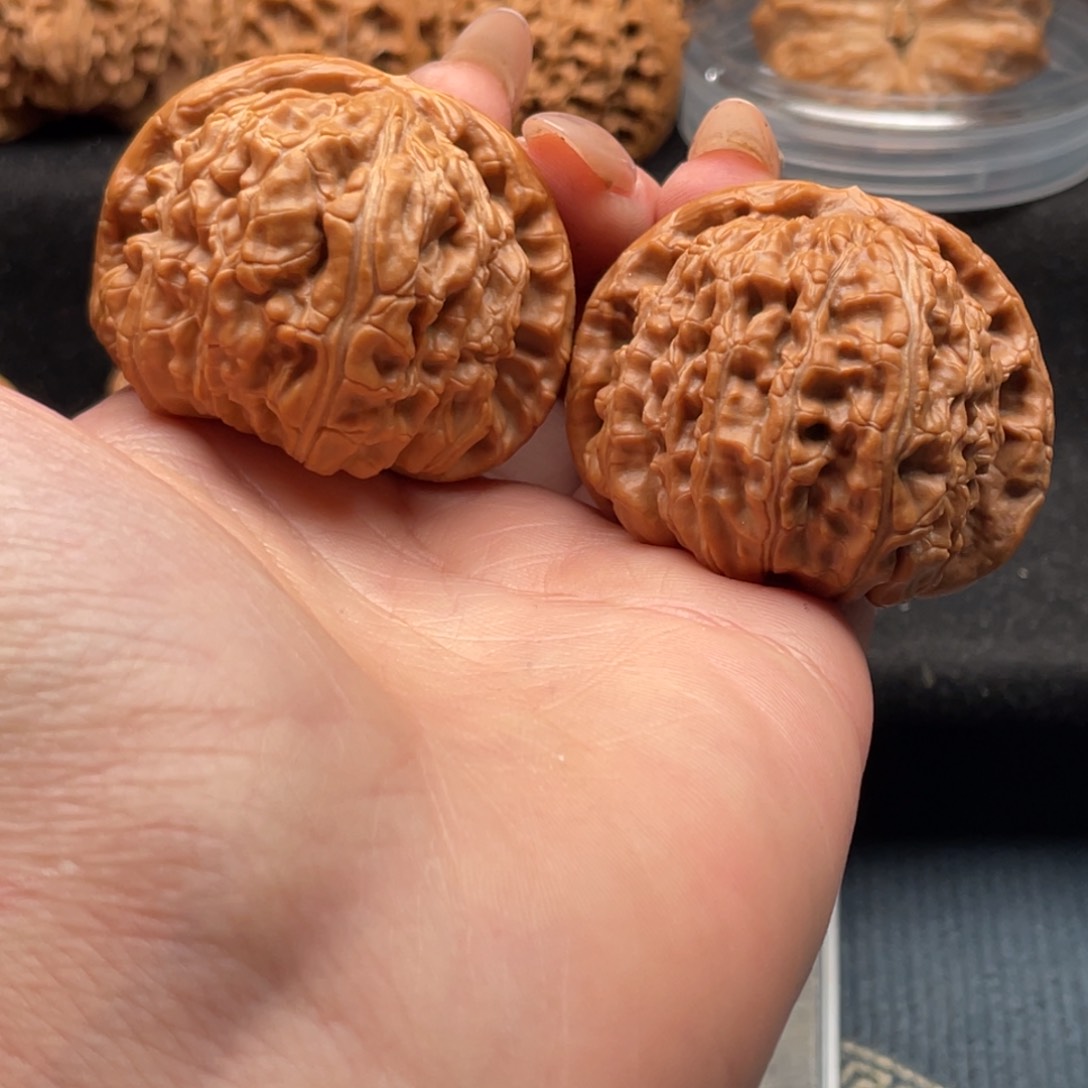 文玩核桃把件44球白