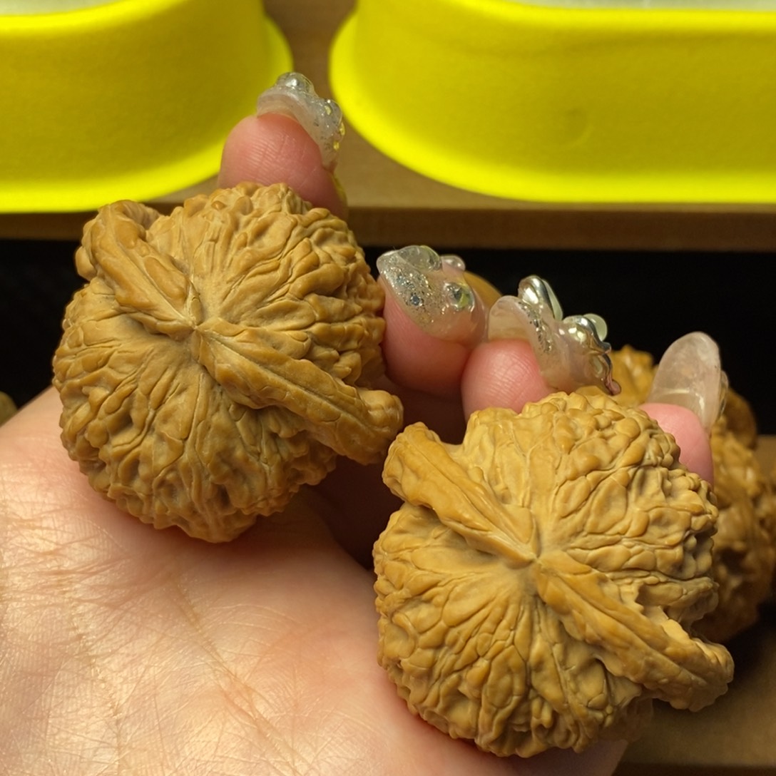 桃核吊坠白狮子全品