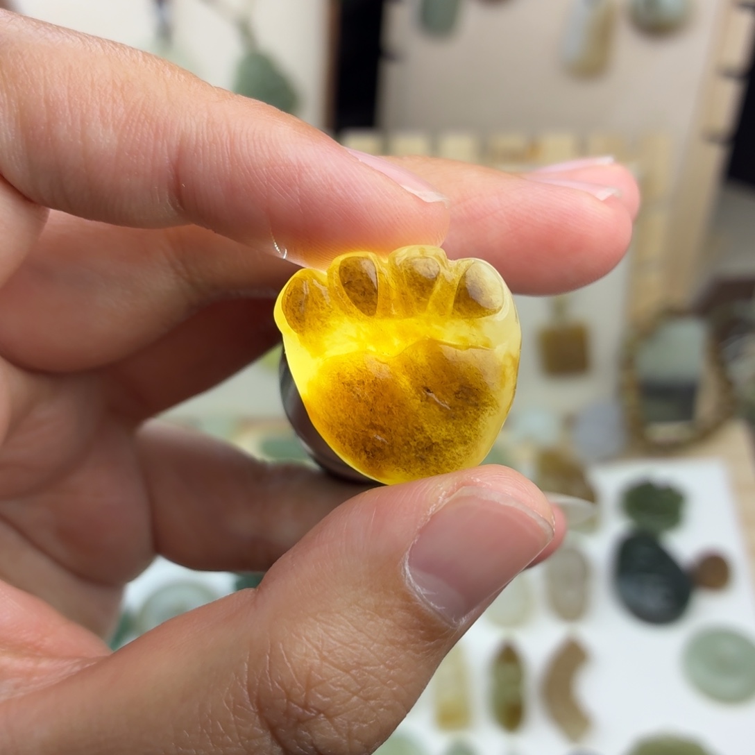 和田玉未镶嵌颈饰微瑕处理