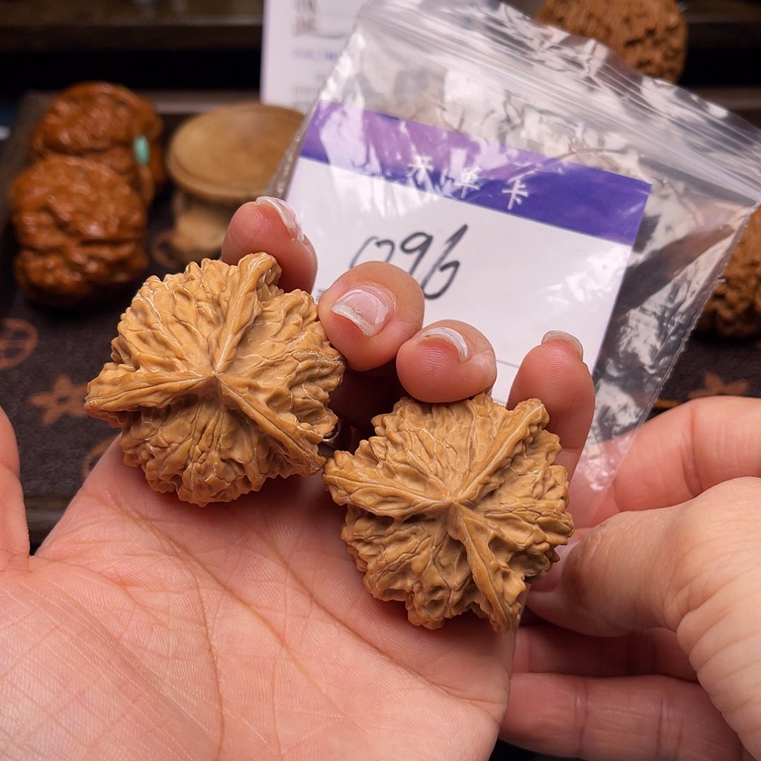 ****c桃核吊坠盘山三棱40