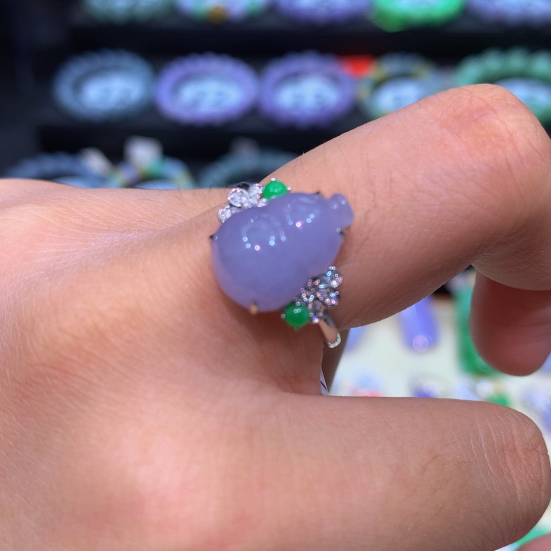 翡翠18K金镶嵌颈饰翡翠