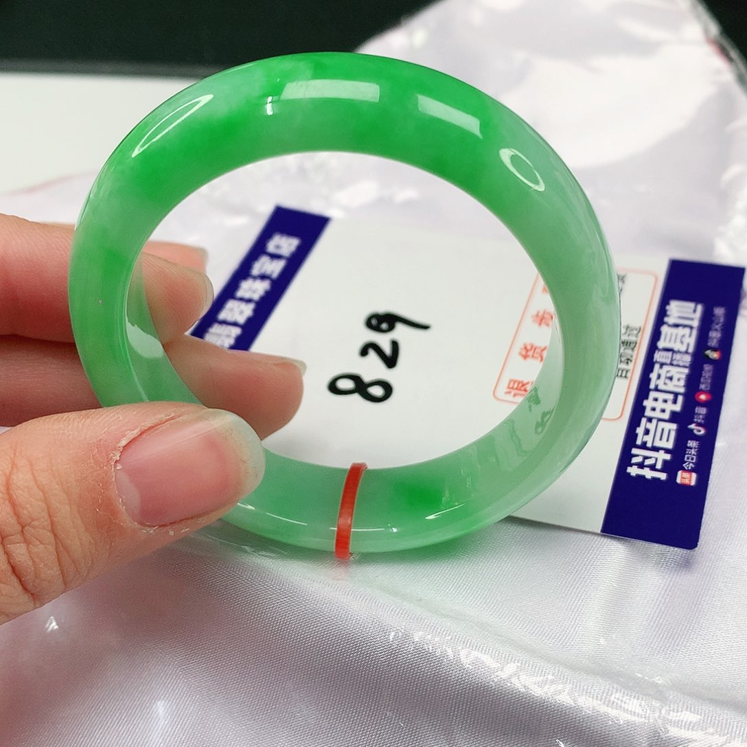 翡翠手镯（贵妃镯）未镶嵌翡翠