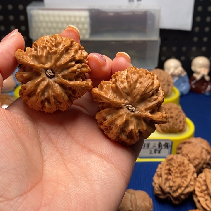 ****远文玩核桃吊坠44。5大苹果