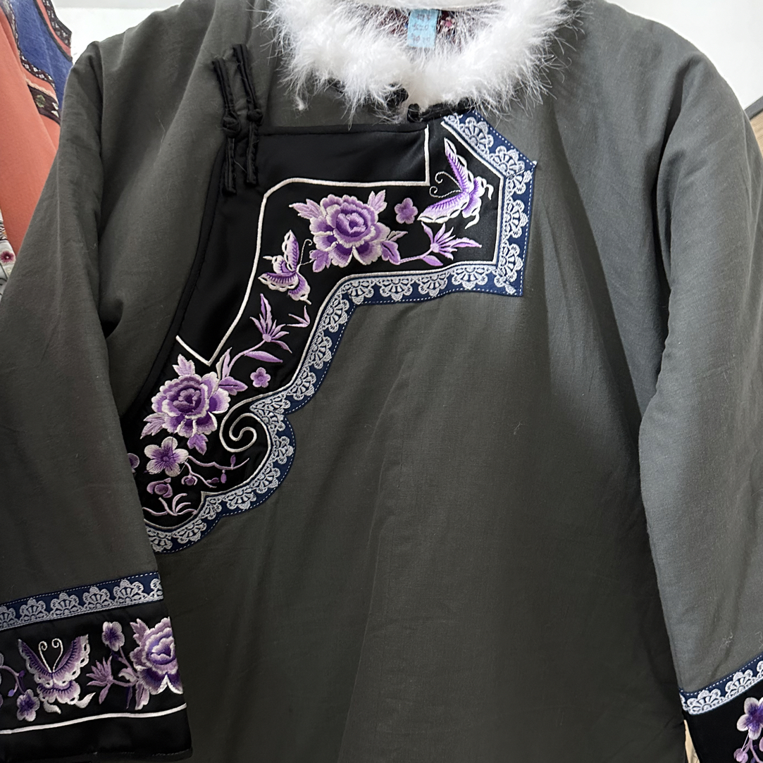 特价棉衣 短款中款L码120斤以内复古刺绣苗族服饰日常款棉衣
