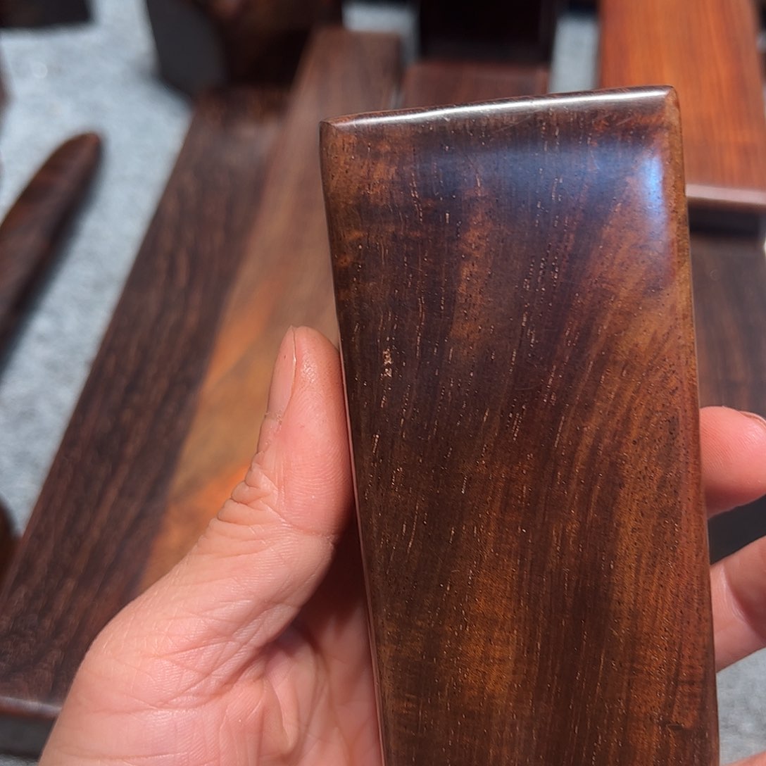 交趾黄檀（大红酸枝）茂*…