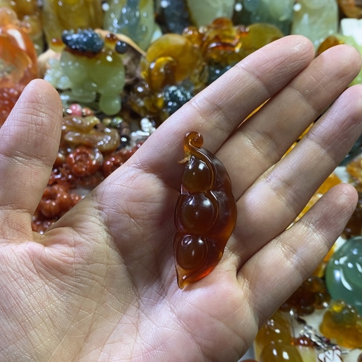 蛇纹石玉未镶嵌颈饰热**活