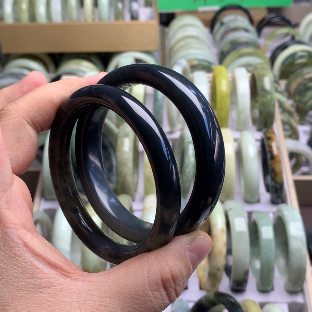 奈***⁸蛇纹石玉未镶嵌手镯