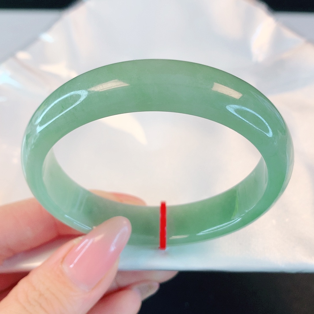 翡翠手镯未镶嵌56贵妃镯