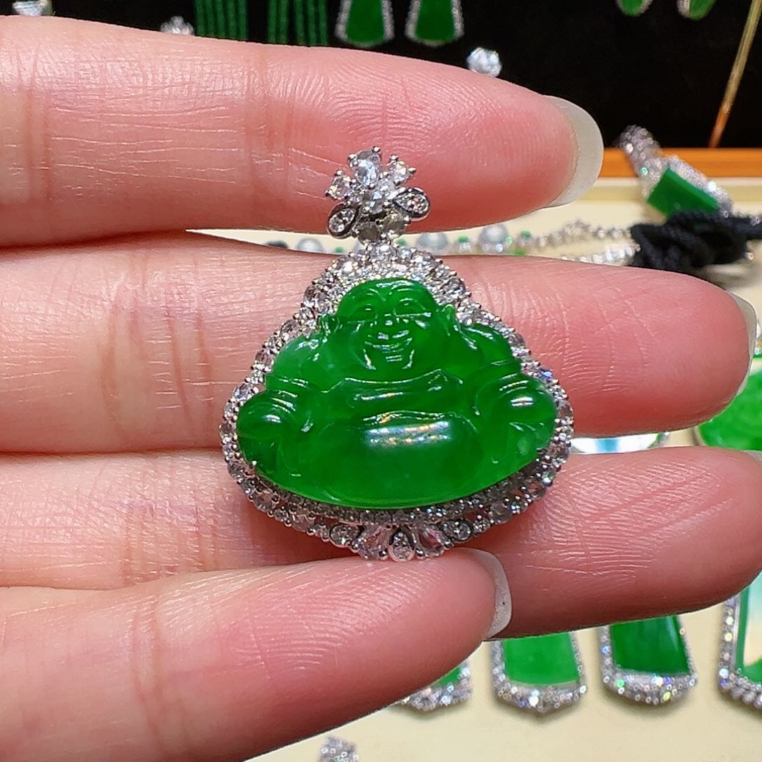 翡翠颈饰18K金镶嵌吊坠