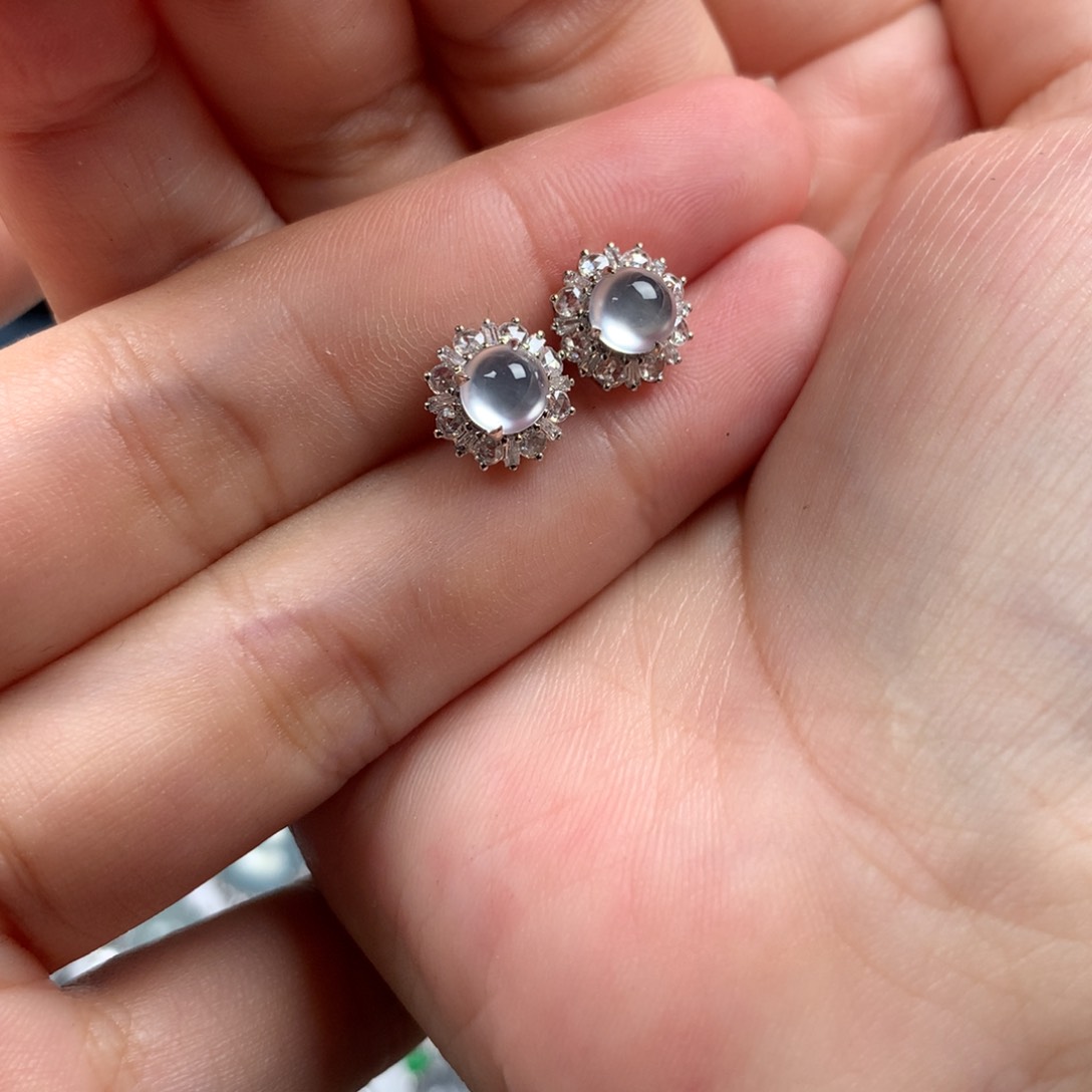 颈饰18K金镶嵌翡翠福利耳钉