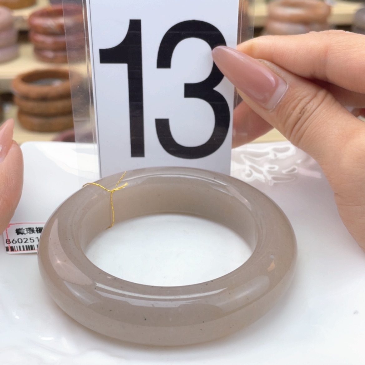 【闪购商品】石英质玉手镯未镶嵌