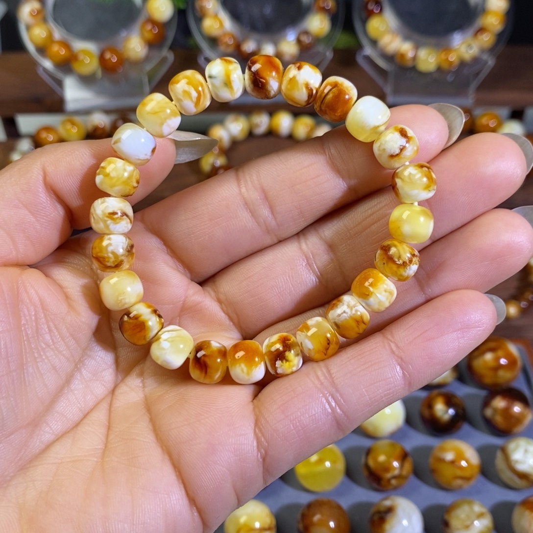 铜***哥蜜蜡未镶嵌裸石沁色蜜蜡老型珠手串