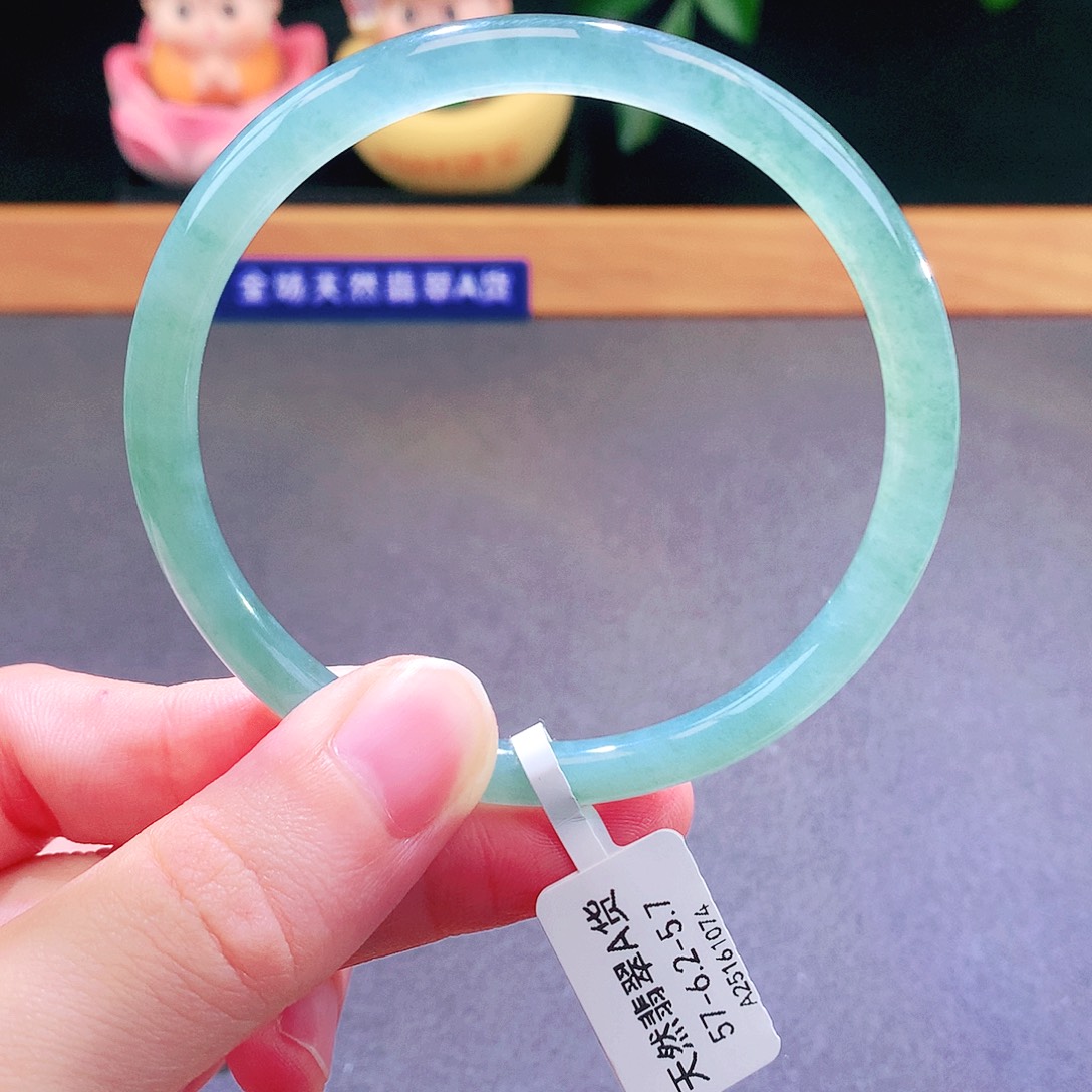 翡翠未镶嵌手镯天然翡翠