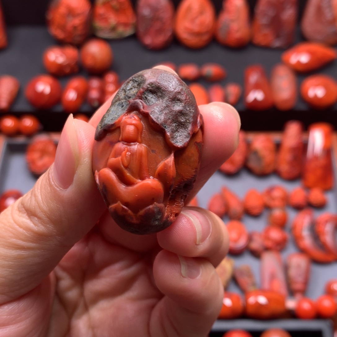 南红玛瑙吊坠未镶嵌