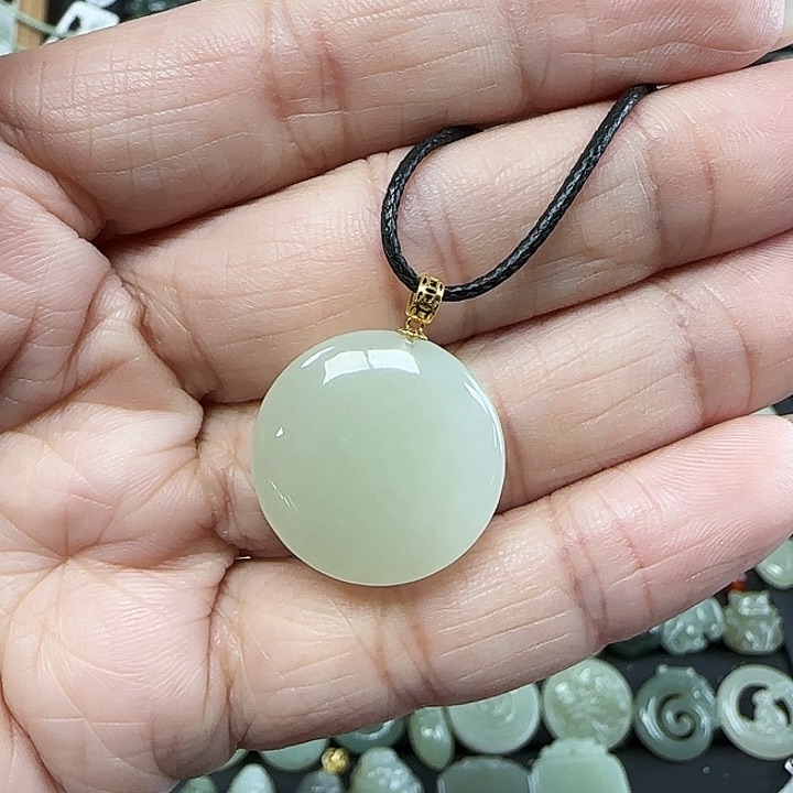 和田玉吊坠(不含链)18K金镶嵌