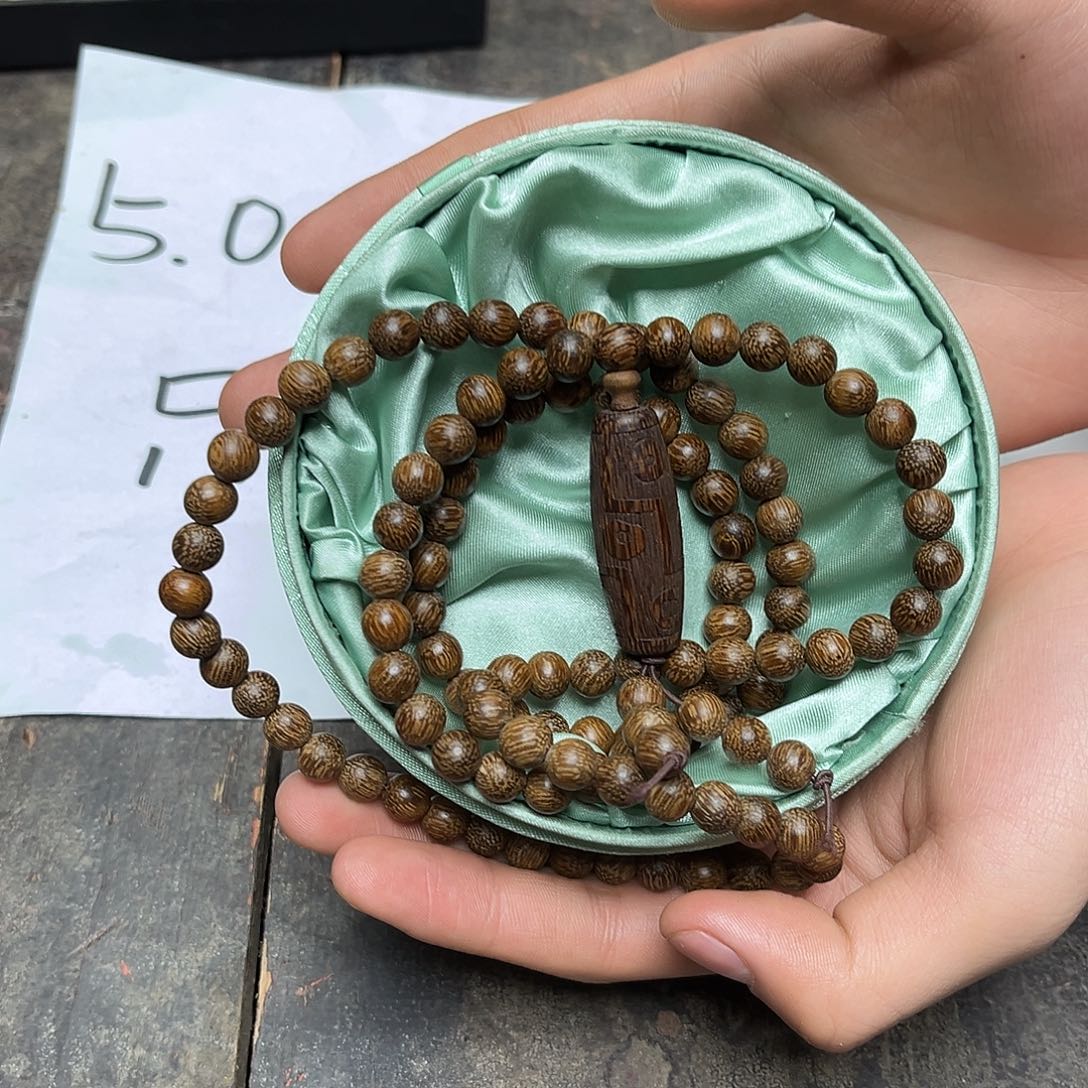 大叶紫檀（黑酸枝木类）