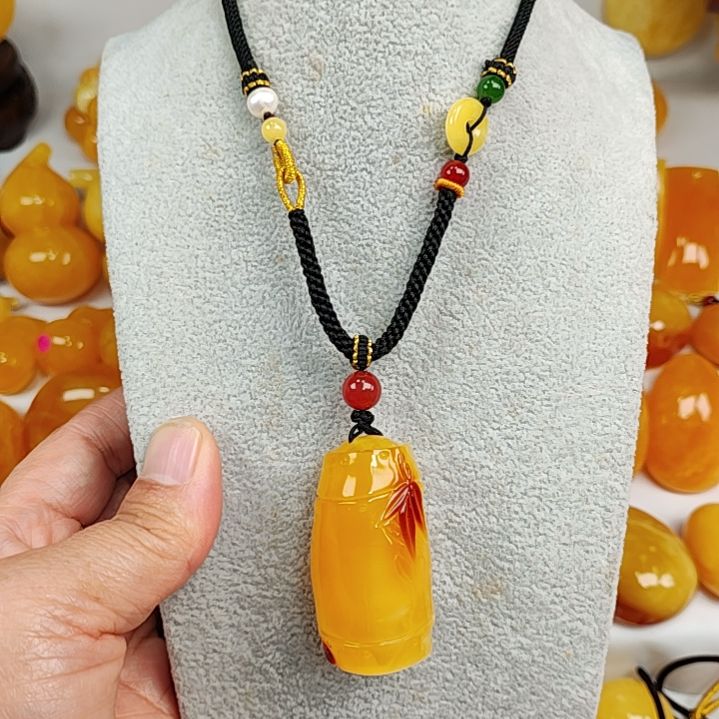 蜜蜡吊坠(赠链)未镶嵌