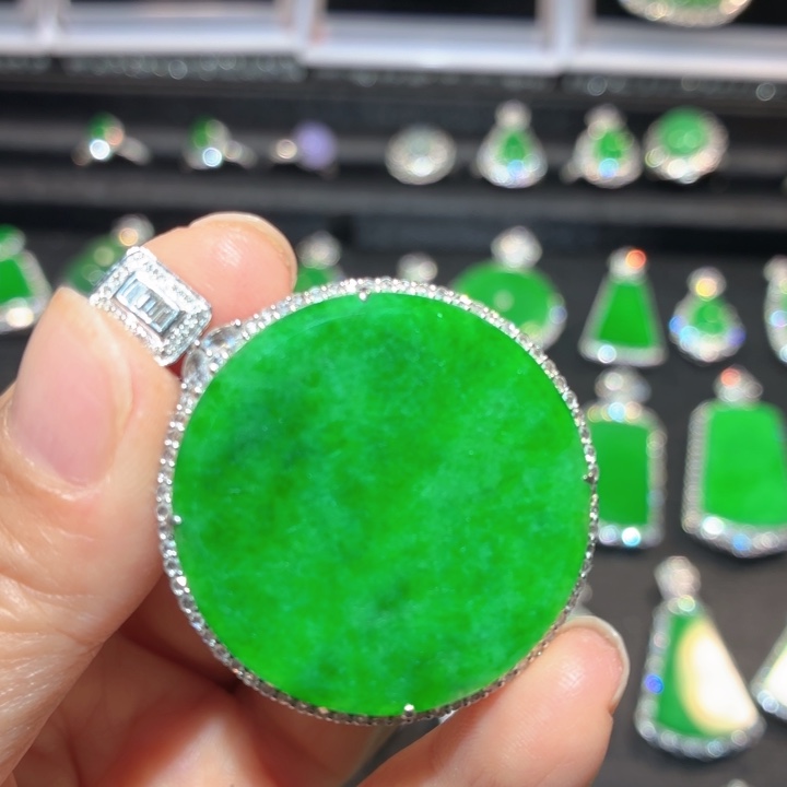 翡翠18K金镶嵌吊坠(不含链)翡翠