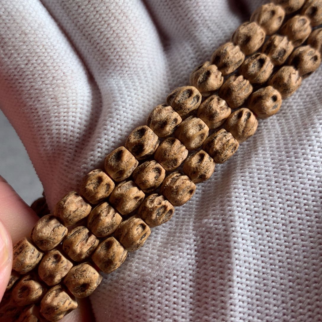 柏香籽/百香籽吊坠【热振直筒鬼脸】