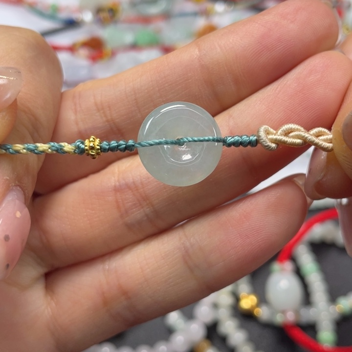 翡翠未镶嵌手绳8909999000