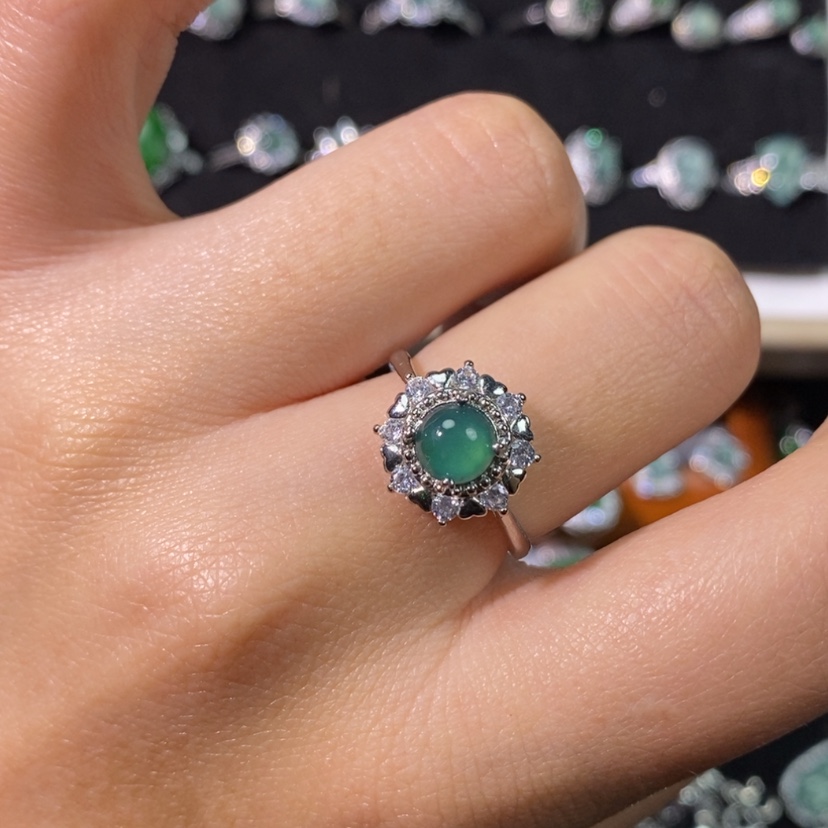 【闪购商品】翡翠颈饰未镶嵌天然