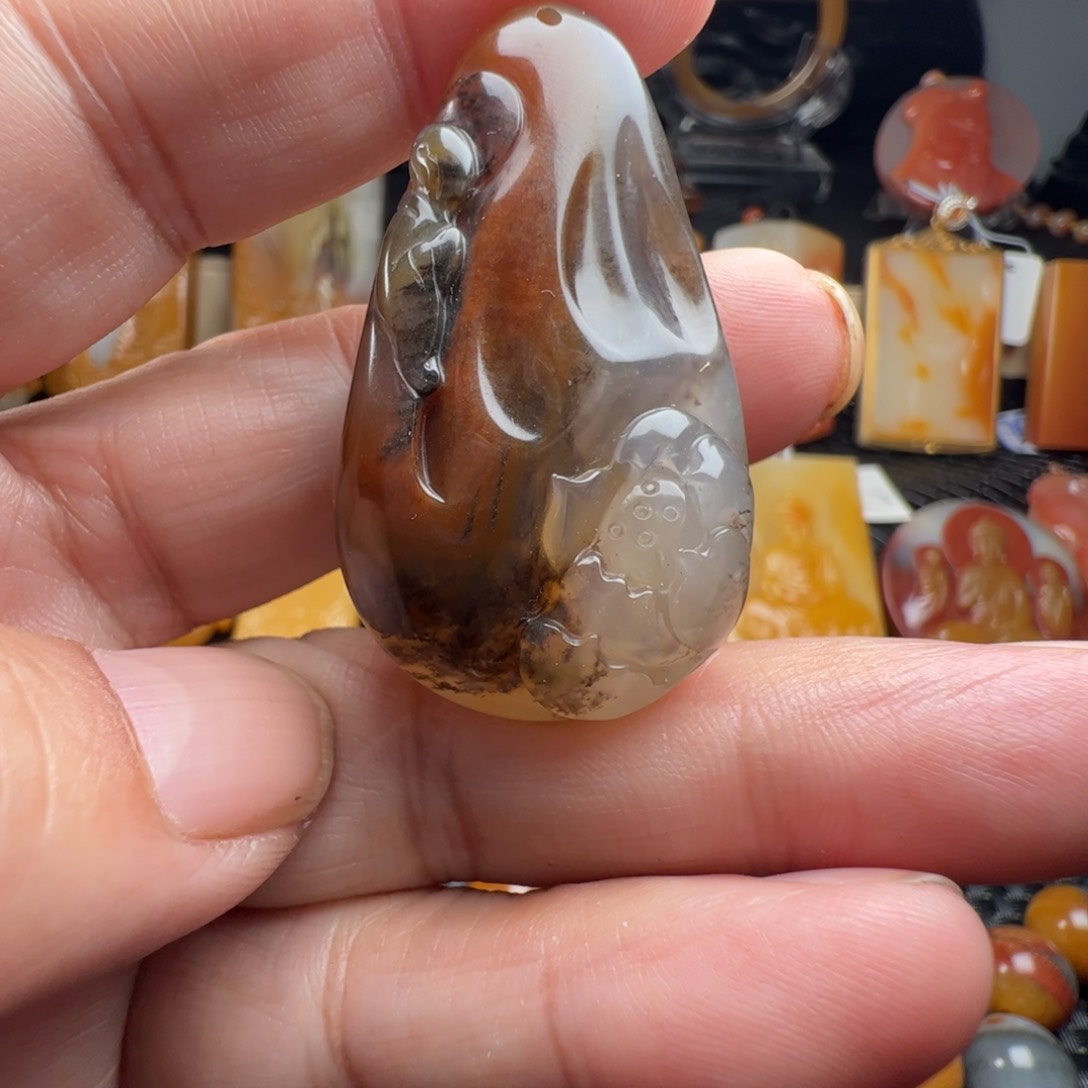 石英质玉（黄龙玉）项链合金