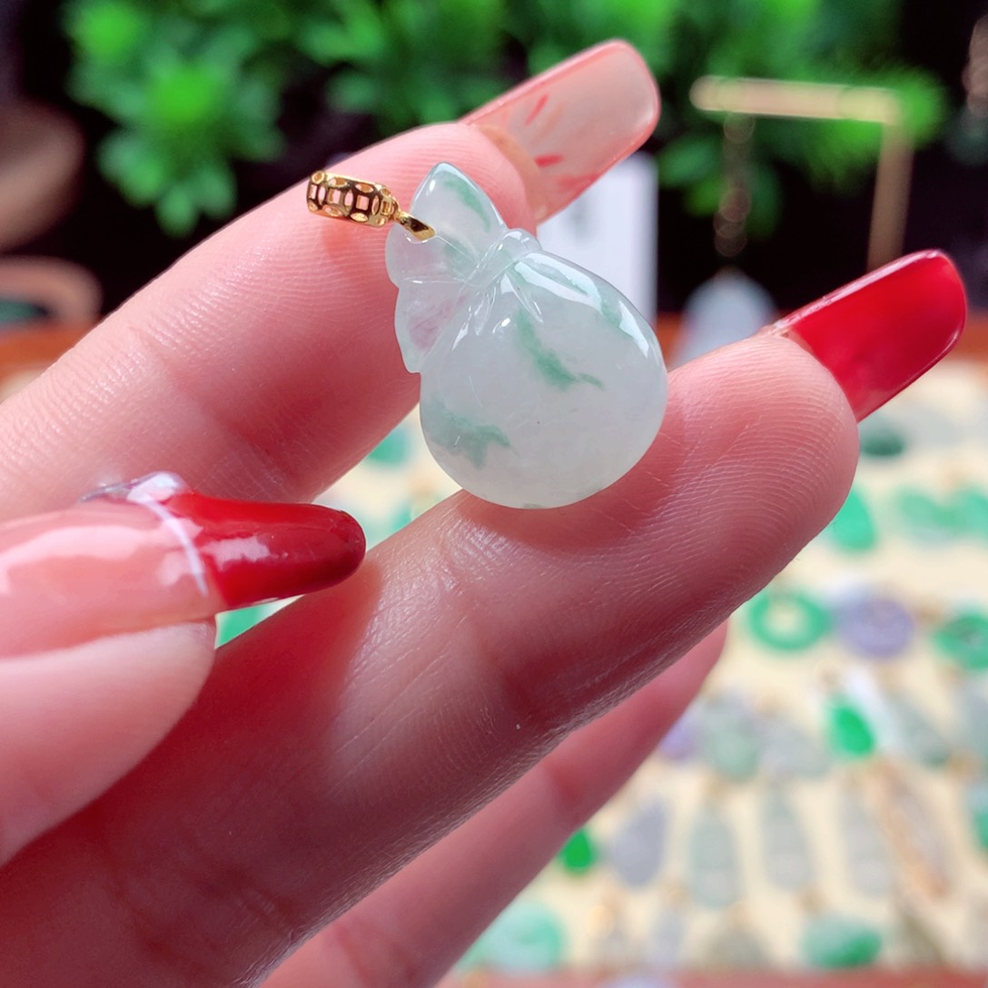 翡翠吊坠(不含链)18K金镶嵌