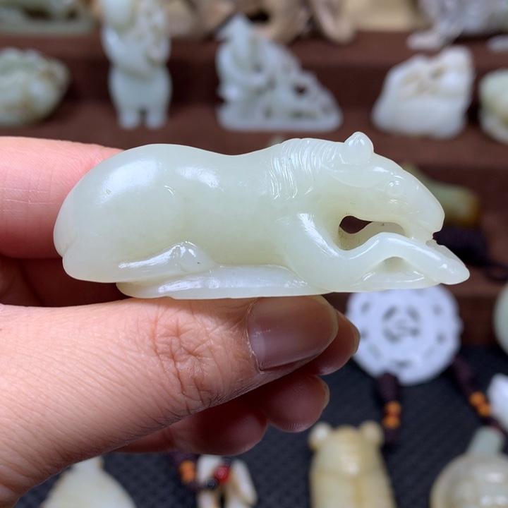 和田玉未镶嵌把件