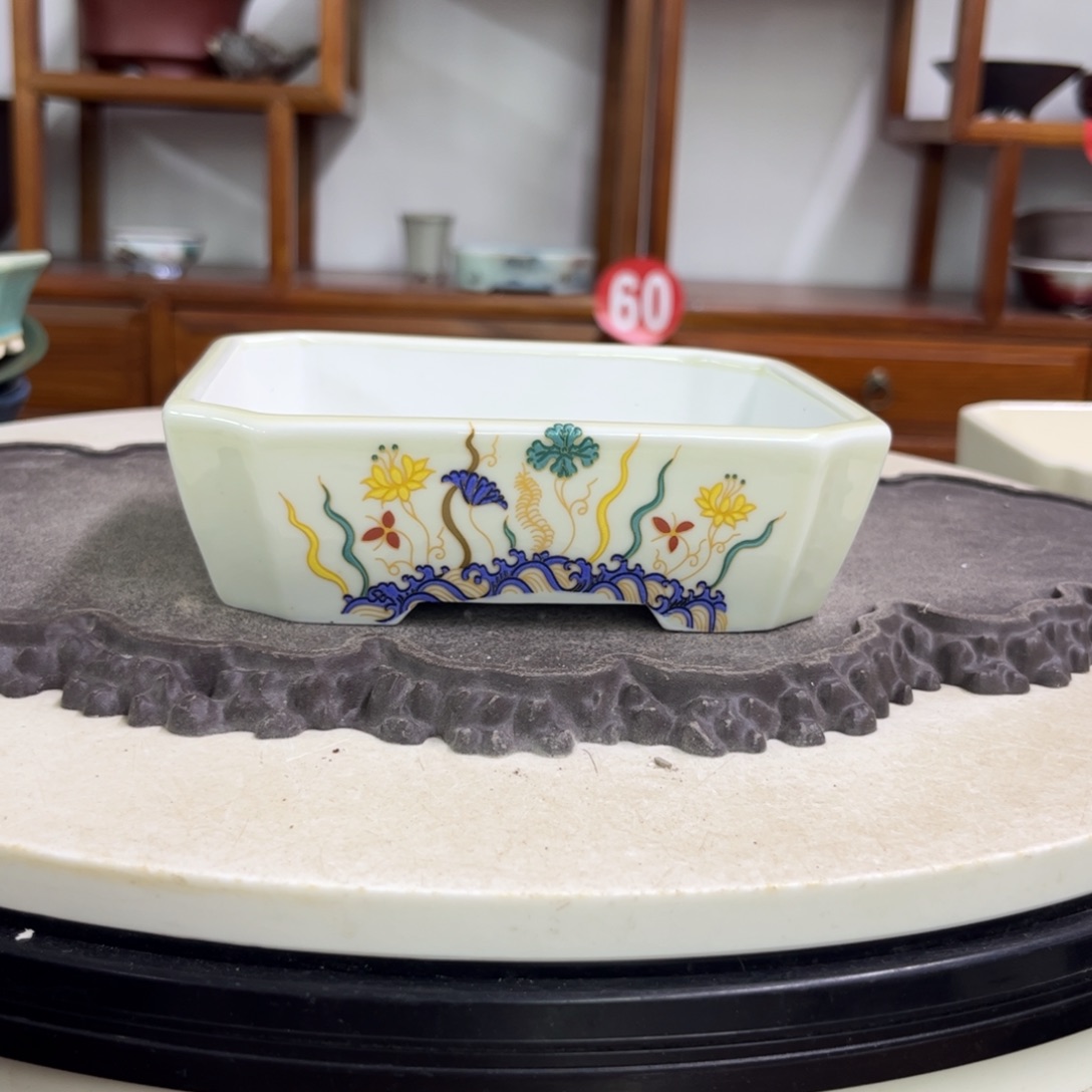 紫砂花盆瑕疵4.5-16.5-13。在。