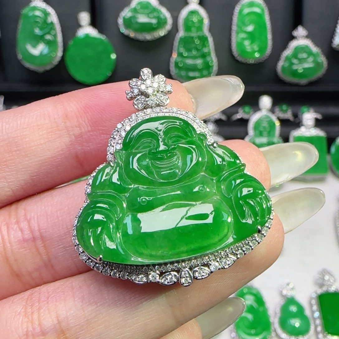 翡翠18K金镶嵌颈饰