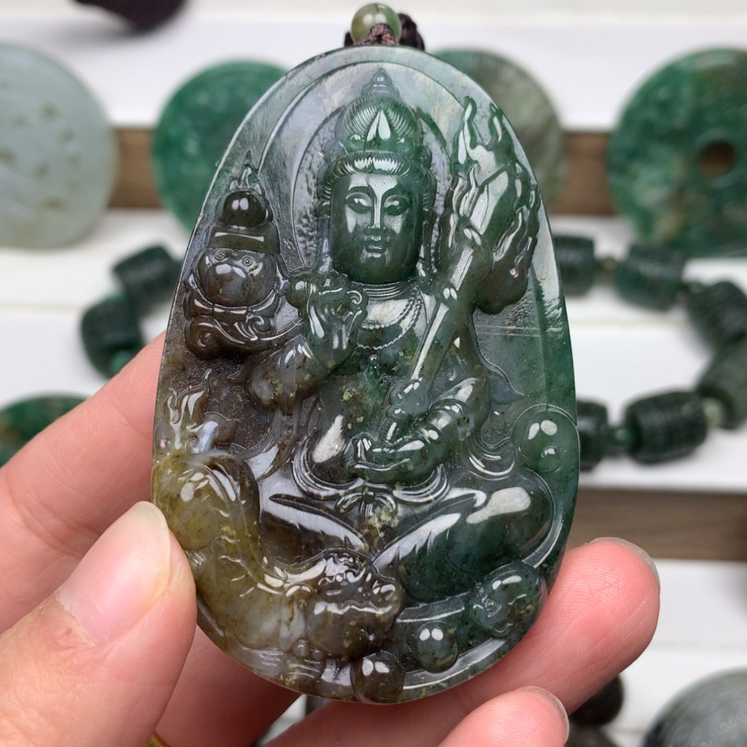 独山玉颈饰未镶嵌