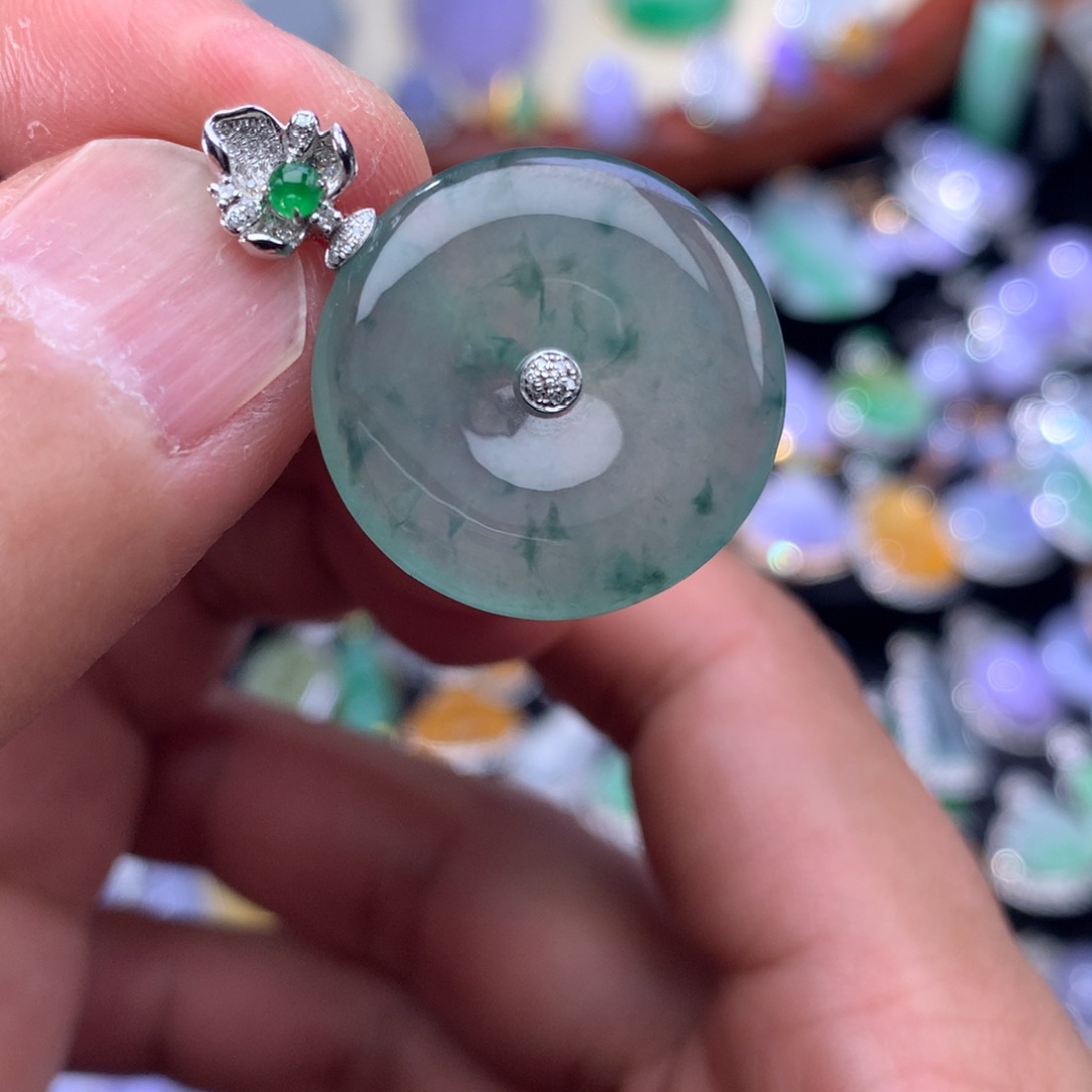 翡翠吊坠(不含链)18K金镶嵌