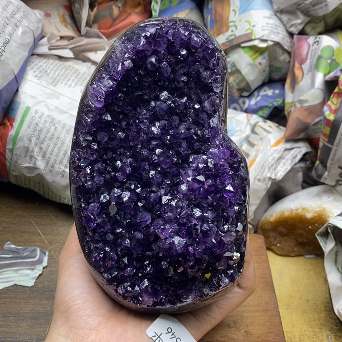 紫晶乌拉圭未镶嵌