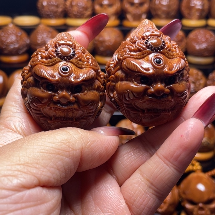 .***X橄榄核把件橄榄雕刻