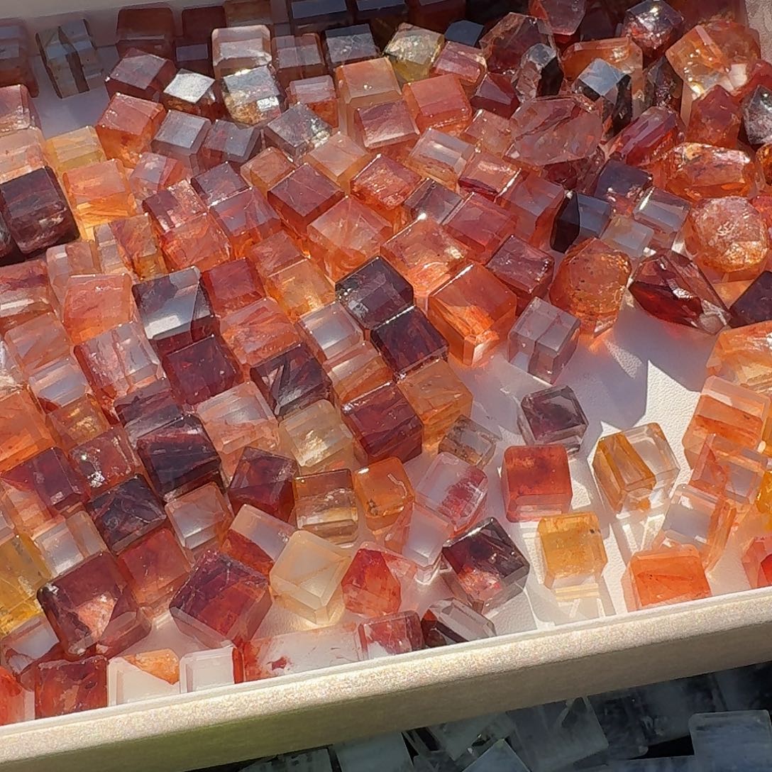 扭***7水晶珠宝半成品未镶嵌