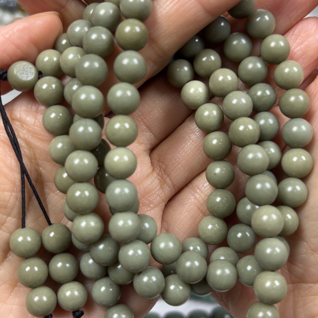 和田玉手串未镶嵌卡8圆珠108颗