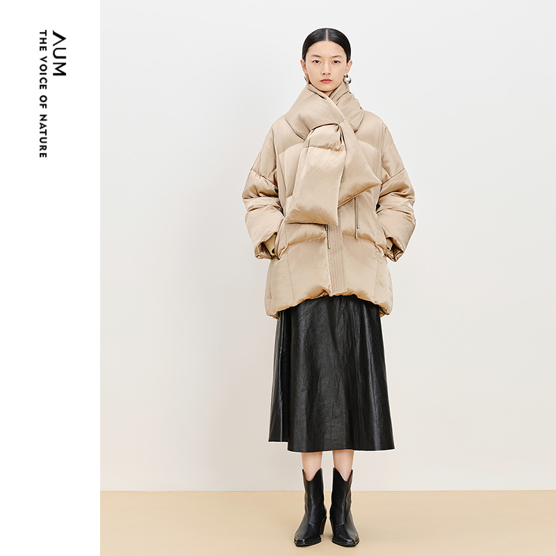AUM冬季新款宽松百搭花苞围巾羽绒服M1EG4938Y