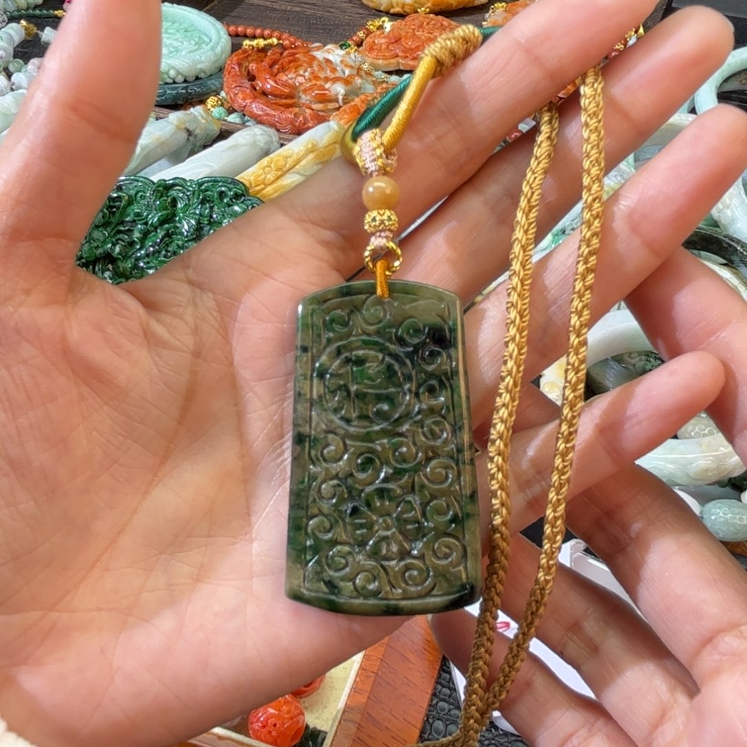 翡翠颈饰未镶嵌待编款