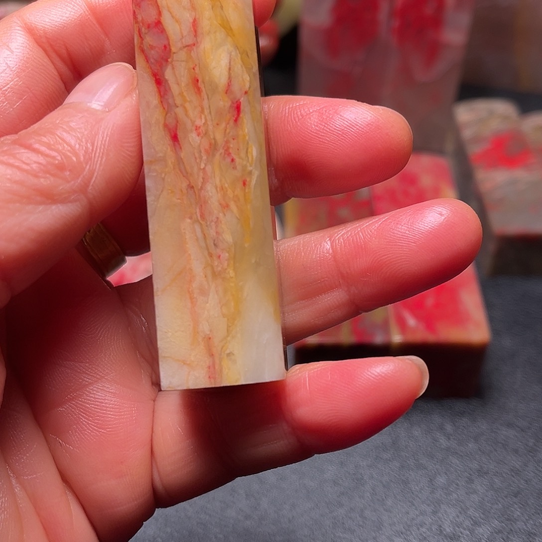 隐***K昌化石昌化鸡血石