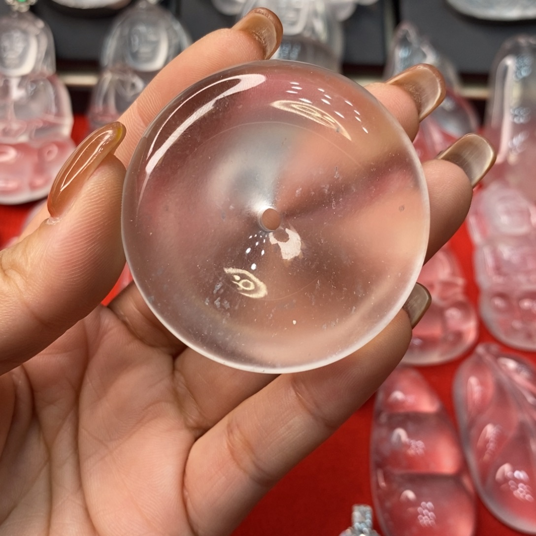 隨***安石英质玉未镶嵌吊坠