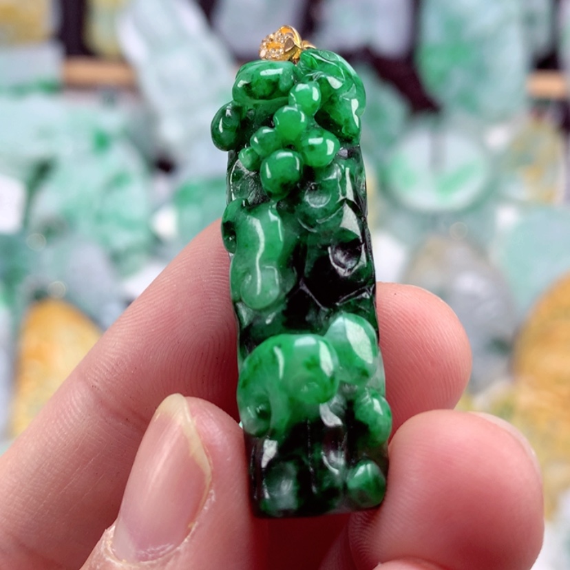 【闪购商品】翡翠吊坠(不含链)未镶嵌